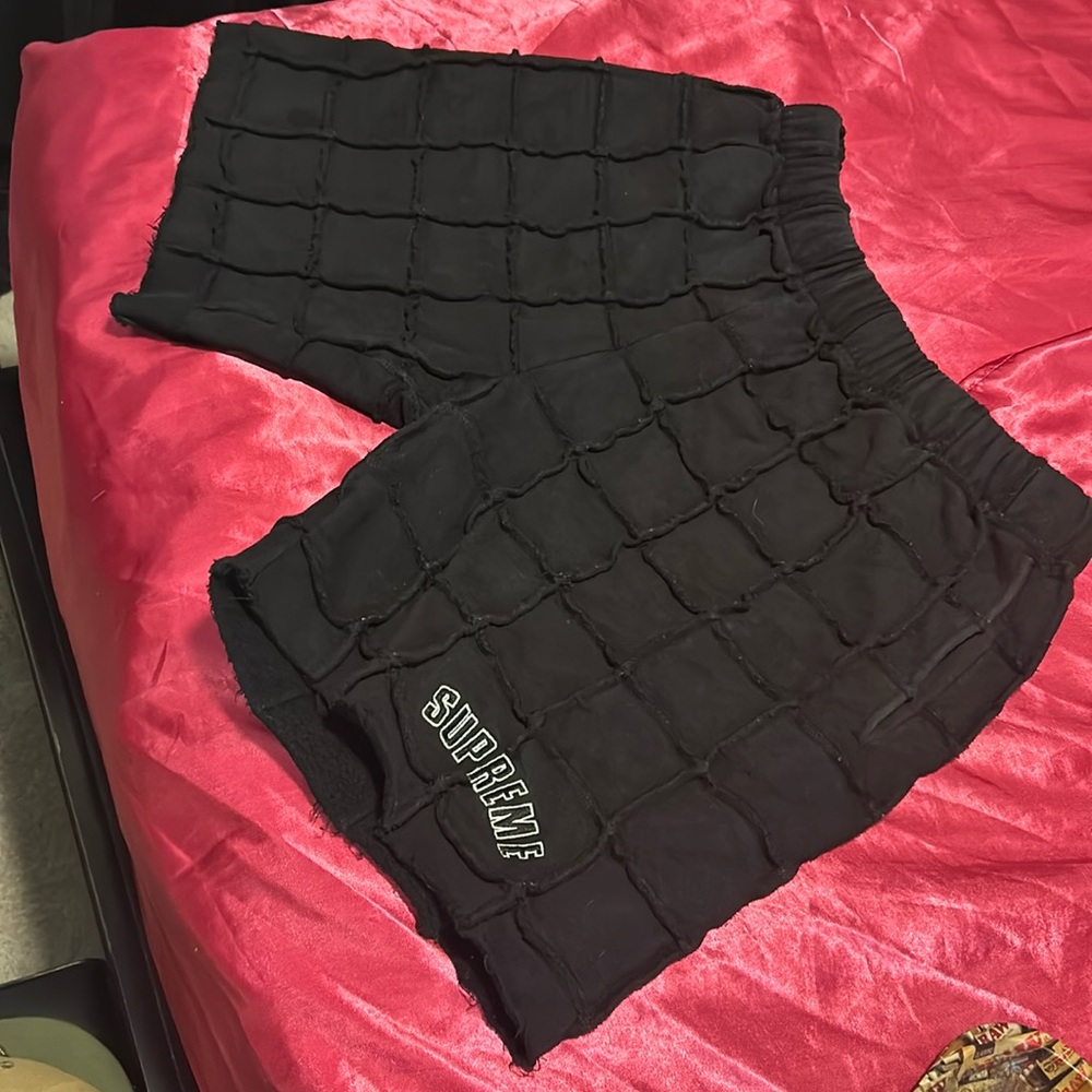 Authentic Supreme shorts sz medium